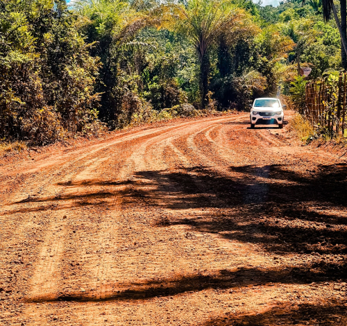 Prefeitura de Nilo Peçanha intensifica recuperação de estradas na zona litorânea