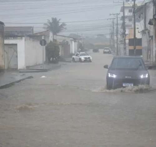 Bahia tem mais de 180 cidades sob alerta de chuvas intensas; Inmet prevê risco de alagamentos e ventos fortes