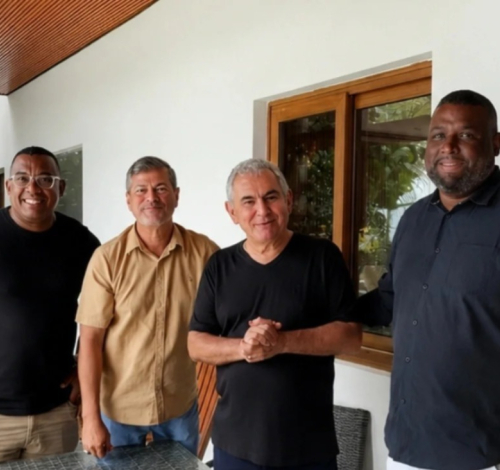 Ticiano Mattos reafirma apoio à reeleição de Angelo Coronel durante reunião política em Salvador