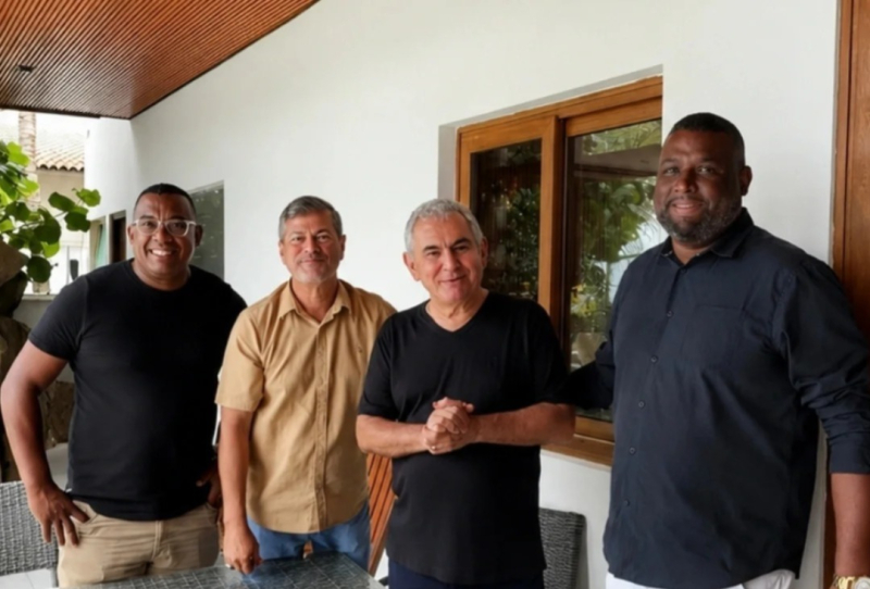 Ticiano Mattos reafirma apoio à reeleição de Angelo Coronel durante reunião política em Salvador