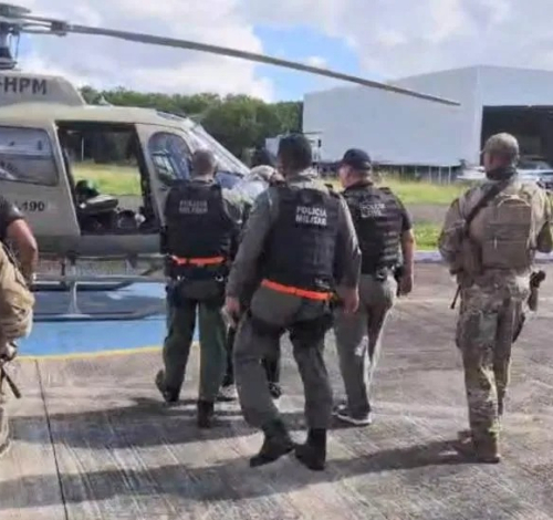 Líder de facção preso na Bolívia é transferido para presídio de segurança máxima na Bahia