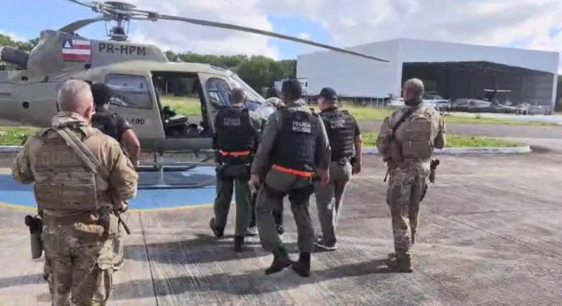 Líder de facção preso na Bolívia é transferido para presídio de segurança máxima na Bahia