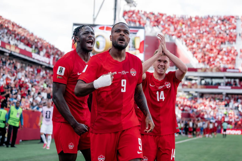 Canadá goleia Catar, conquista primeira vitória em Copas e assume liderança do grupo