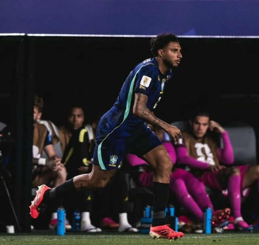 Campo-grandense Éderson estreia em Copa do Mundo e ajuda Brasil a conquistar primeira vitória no Mundial